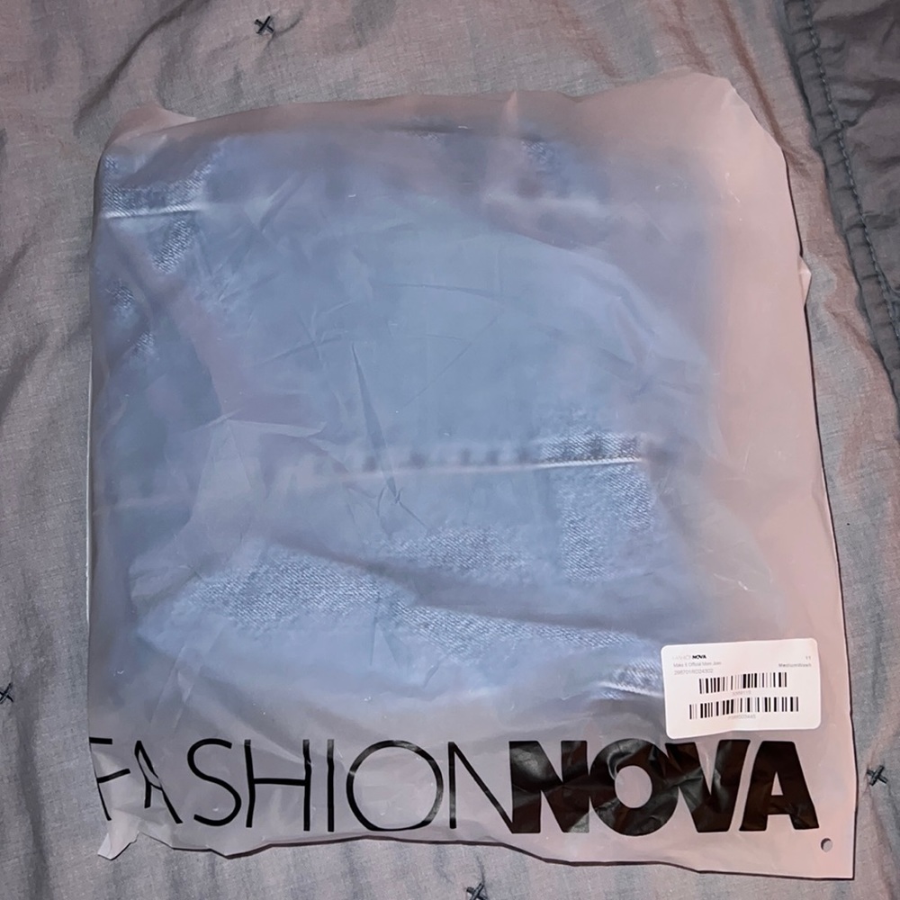 Fashion nova straight leg jean new with tags size 11 light wash